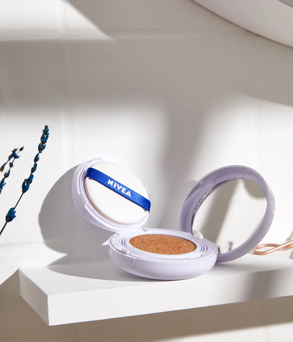 NIVEA Hyaluron Cellular Filler 3in1 Care Cushion – Medium Dark 3 NIVEA Hyaluron Cellular Filler 3in1 Care Cushion – Medium Dark - Afbeelding 3