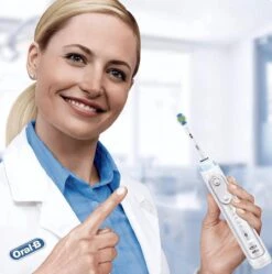 Oral B Oral-B Precision Clean - Opzetborstels - 6 Stuks - Wit 26 Oral B Oral-B Precision Clean - Opzetborstels - 6 Stuks - Wit -Verzorgingsproducten 1189x1200 4