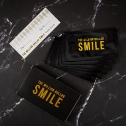 The Million Dollar Smile® - Teeth Whitening Strips - Crest Whitestrips -Tandenbleken - 28 Bleekstrips - 14 Behandelingen - Professionele Tandenbleek Strips - Tandenblekers - Wittere Tanden - Zonder Peroxide - Tanden Bleken - -Verzorgingsproducten 1200x1200 1612