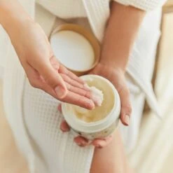 Kneipp Silky Secret - Cream & Oil Body Scrub -Verzorgingsproducten 1200x1200 345