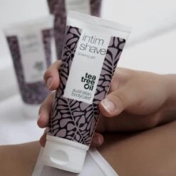 Serie Scheren Intieme Zone - 3 Producten Voor Het Verwijderen Van Rode Bultjes, Vlekjes En Ingegroeide Haren Na Het Scheren. De Serie Bevat: Intim Wash 200ml, Intim Shave 100ml, Intieme Aftershave Balsem 100ml | Australian Bodycare -Verzorgingsproducten 1200x1200 788