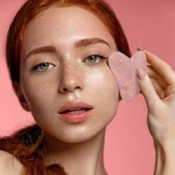 Merkloos Gua Sha Tool - 100% Rozenkwarts Steen - Inclusief Handleiding - Gezichtsmassage - Edelstenen 10 Merkloos Gua Sha Tool - 100% Rozenkwarts Steen - Inclusief Handleiding - Gezichtsmassage - Edelstenen -Verzorgingsproducten 1200x1200 826