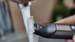 Philips OneBlade QP210/50 - Vervangmesje - 1 Stuk -Verzorgingsproducten 1200x675 5