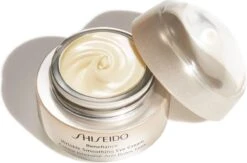 Shiseido Benefiance Wrinkle Smoothing Eye Cream Oogcrème - 15 Ml -Verzorgingsproducten 1200x794 2